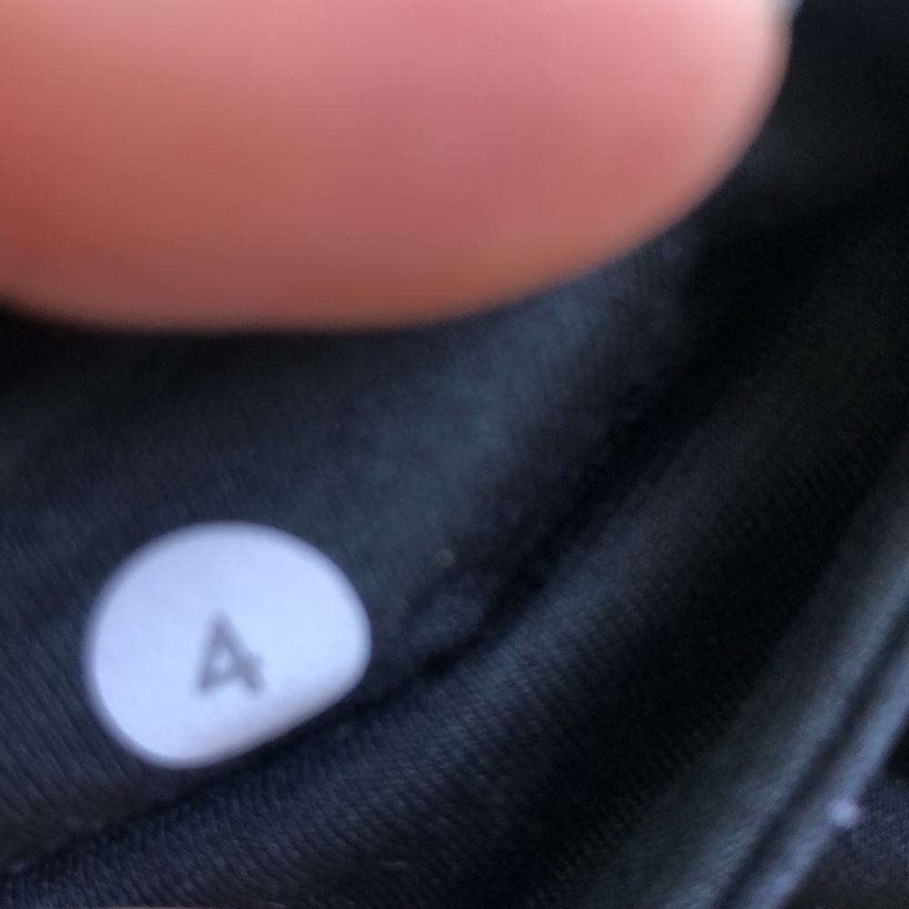 Lululemon Crop Running Leggings 4 reversible - Picture 6 of 9